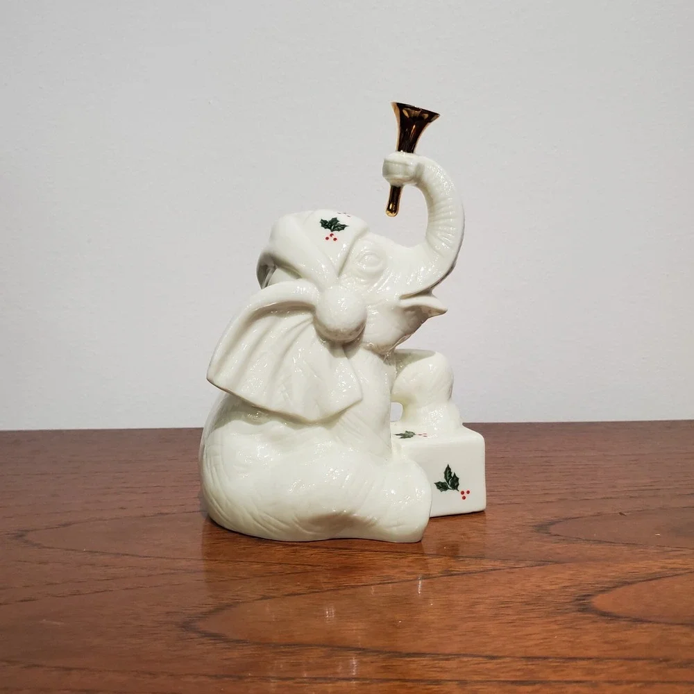 CHRISTMAS ELEPHANT Formalities Baum‎ Bros Ivory w/ Holly & Berry & Gold Figurine